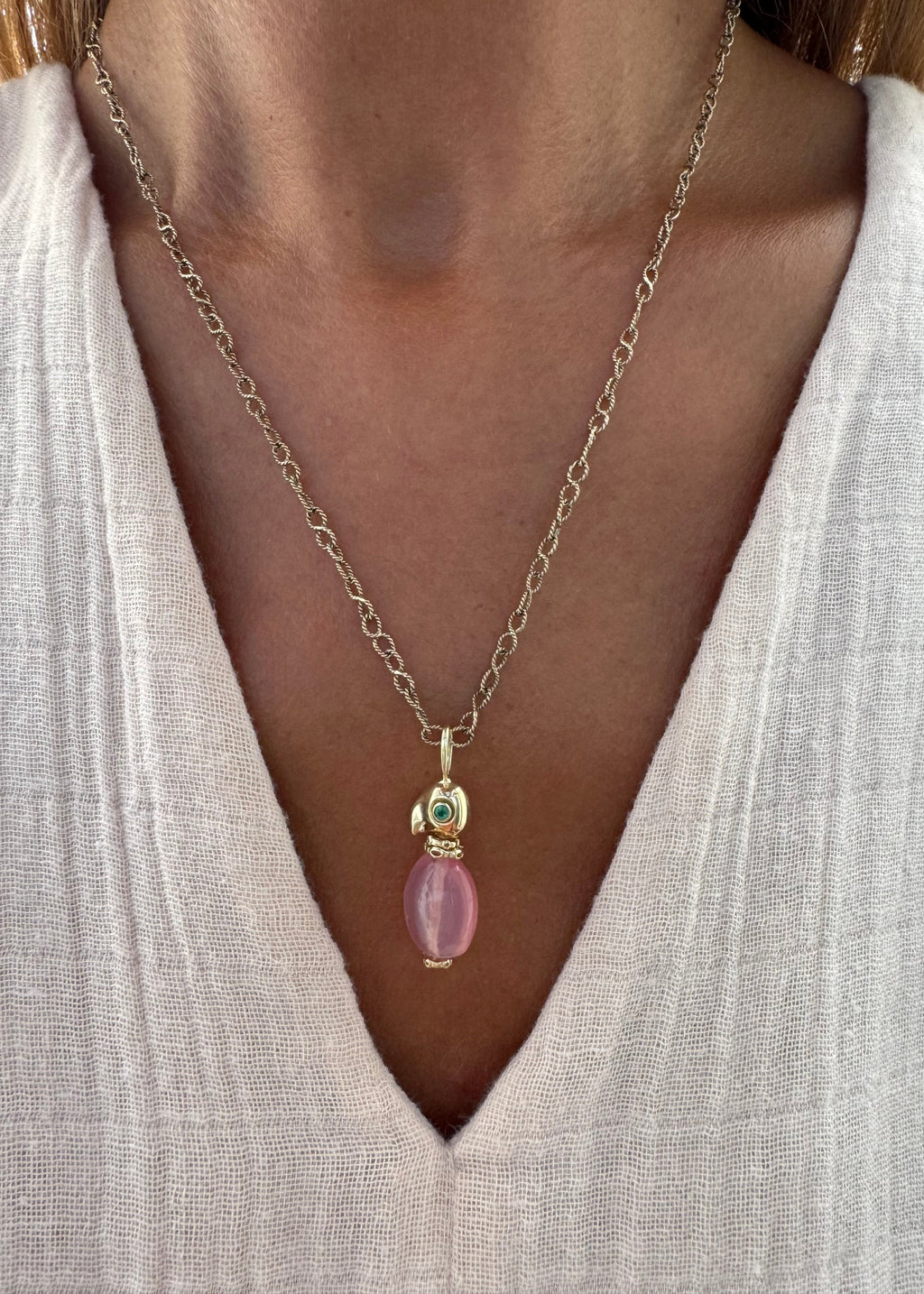 Little Rosequartz Parrot Pendant